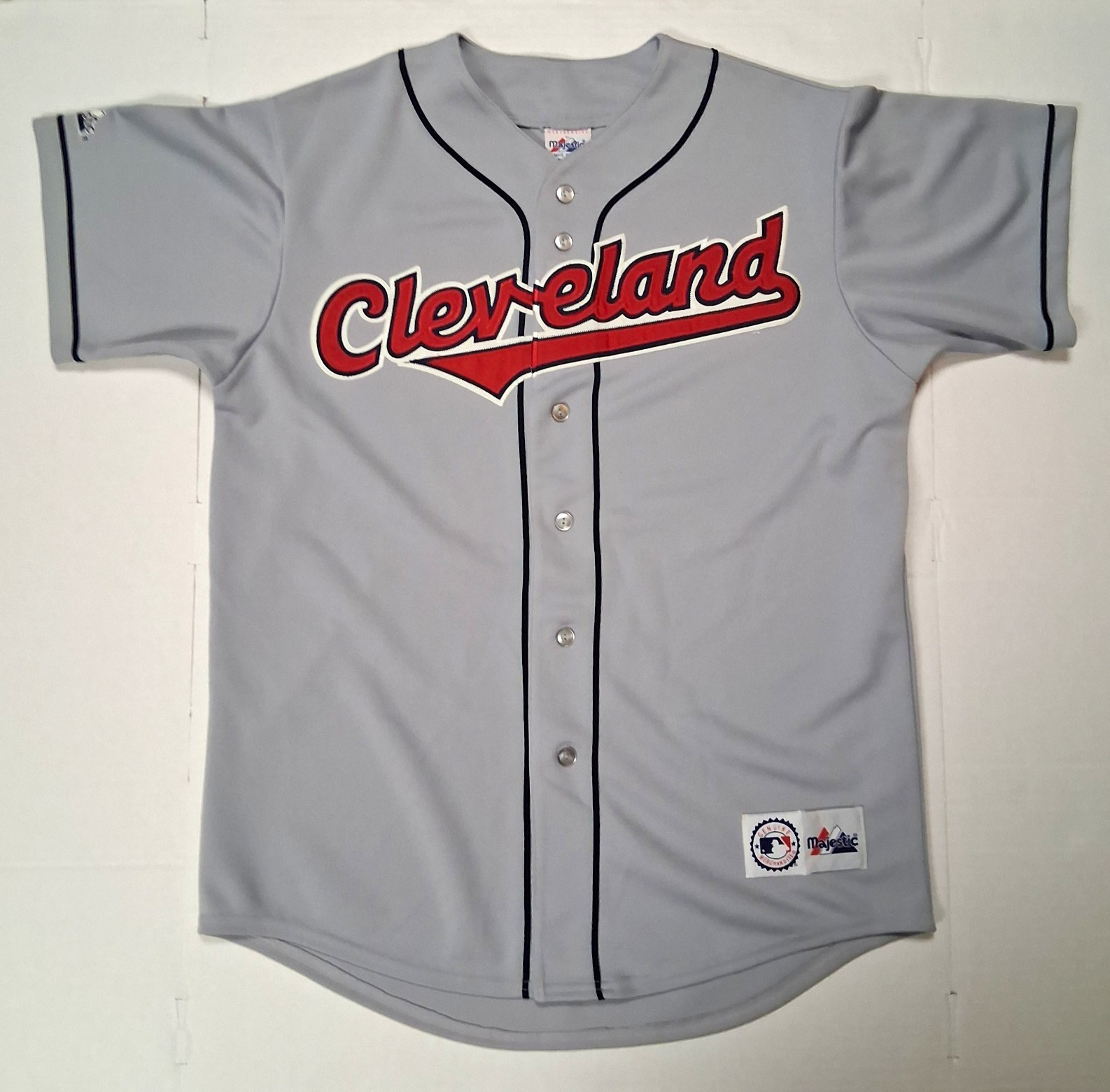 NWOT Vintage Cleveland Indians Majestic MLB Jersey Size L Officially Licensed NWOT Vintage Cleveland Indians Majestic MLB Jersey Size L Officially Licensed