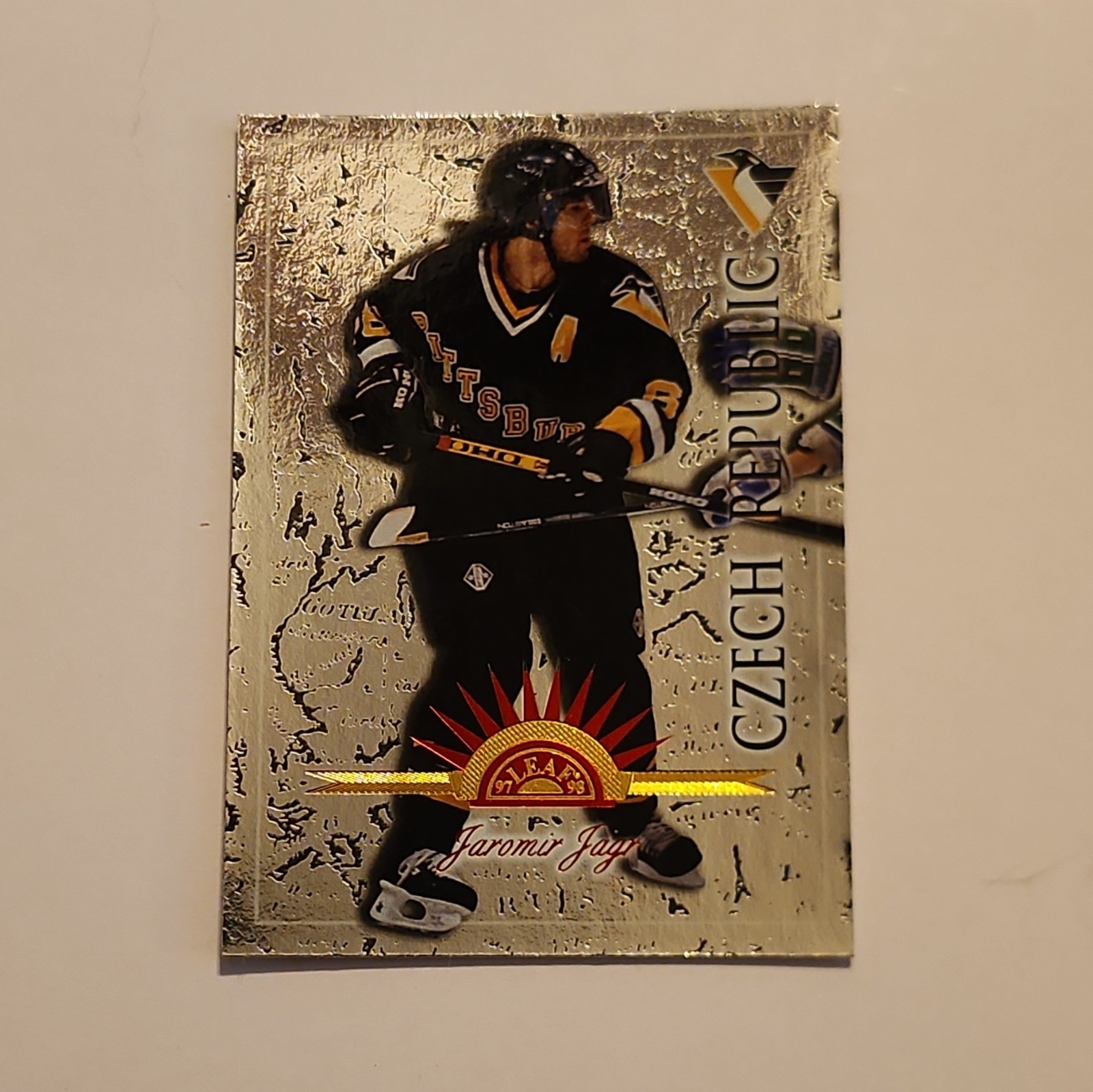 Donruss 1997-98 Leaf International Stars Insert Jaromir Jagr #10 Penguins Donruss 1997-98 Leaf International Stars Insert Jaromir Jagr #10 Penguins