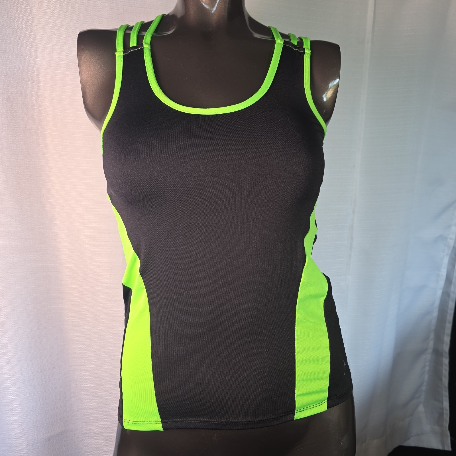 Indero Active Tank Top Size M Black Neon Lime Green Strappy Criss Cross Workout