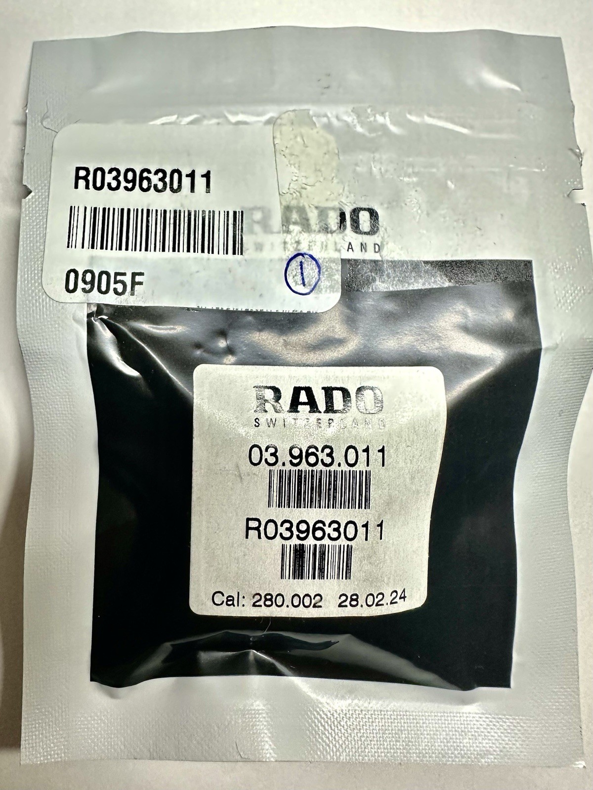 RADO genuine quartz movement R03963011 RADO genuine quartz movement R03963011