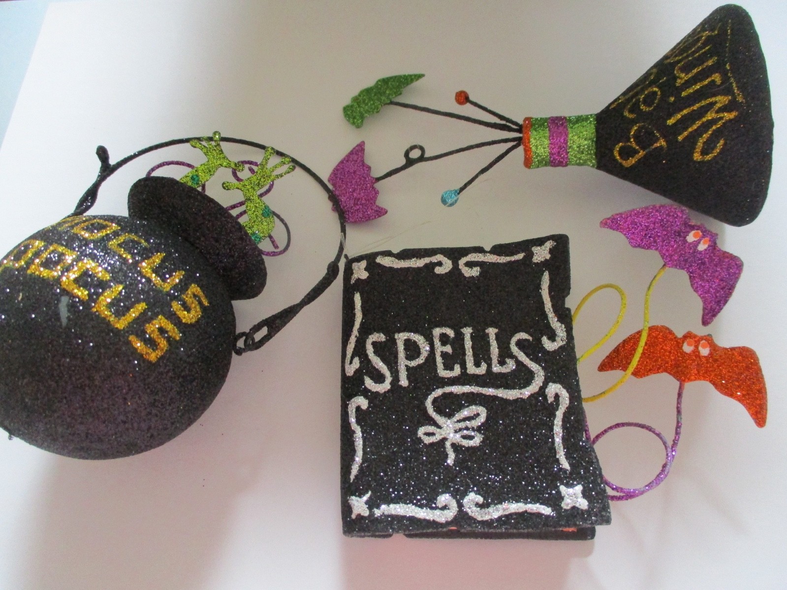 Lot of (3) Pier 1 Halloween Ornaments Lot of (3) Pier 1 Halloween Ornaments
