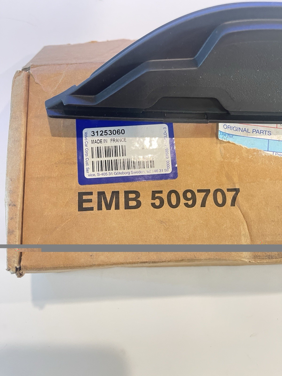 Volvo NEW Genuine 07-16 S80 Rear License Light Trunk Handle Moulding 31253060