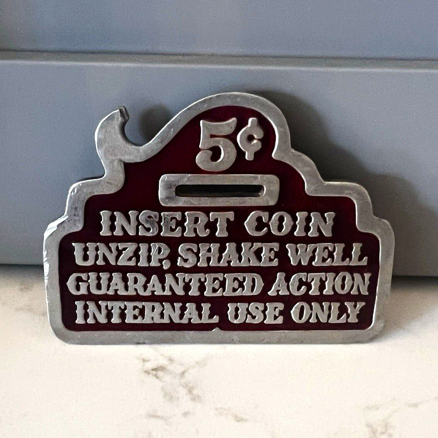 The Great American Buckle Co.vintage “Insert coin here” Metal Well 1.5in MPN 326