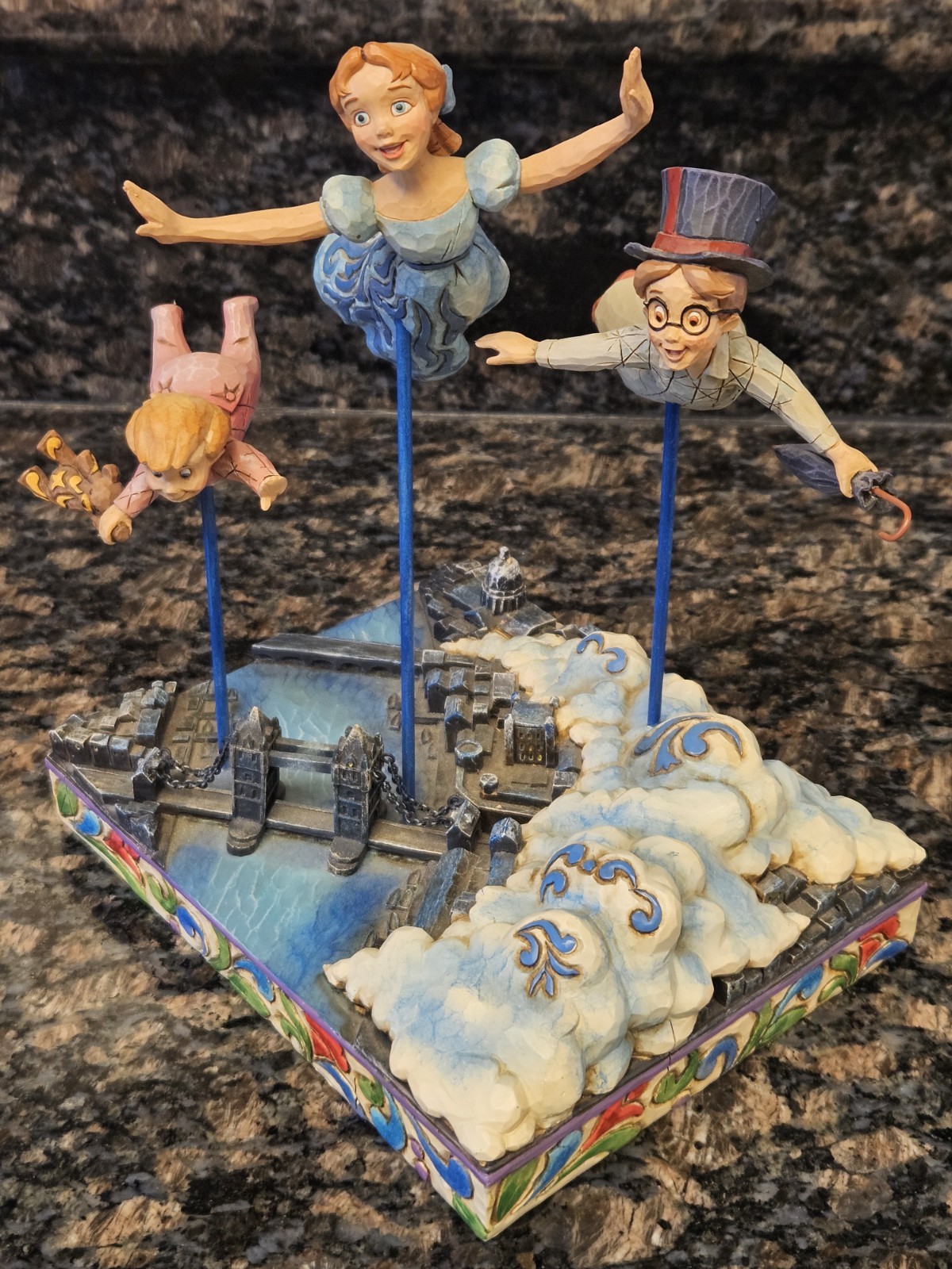 Enesco Disney Peter Pan Darling Family 