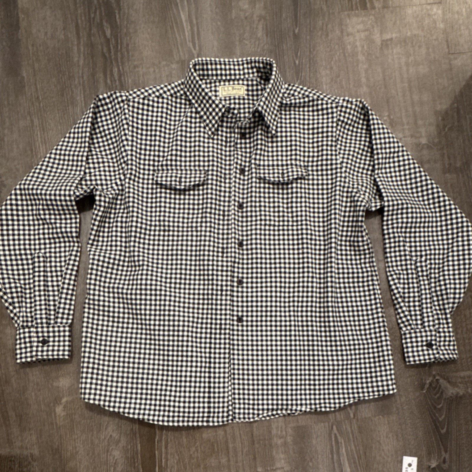 L.L. Bean Men\'s Black White Check Flannel Button-Up Shirt Chest Pocket Size M