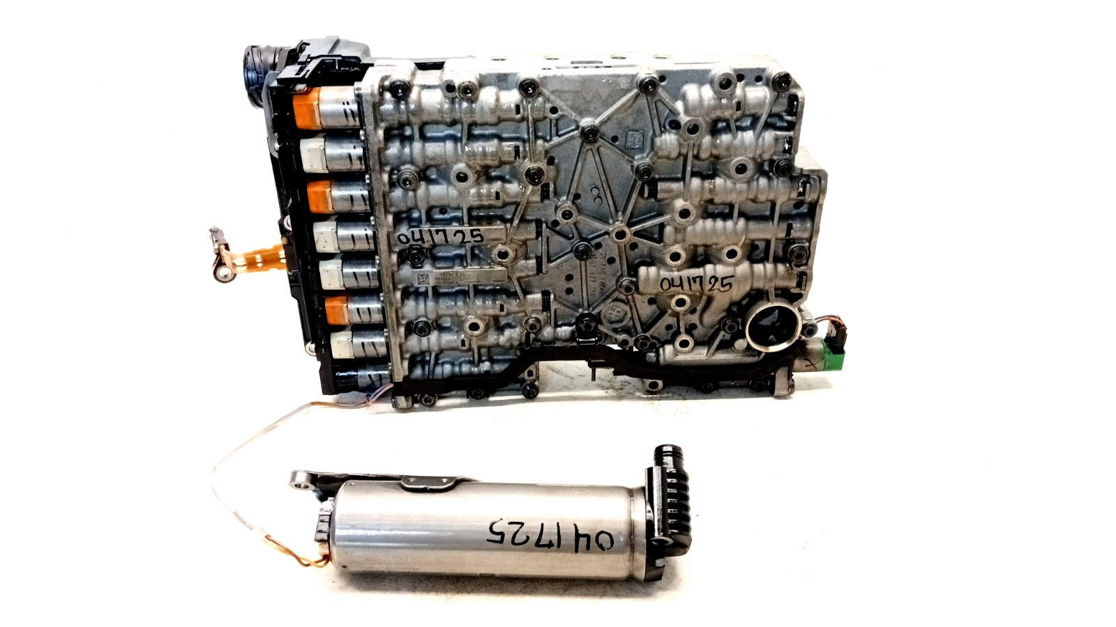 13-17 JAGUAR X260 XF XJ 17-18 XE 3.0 AUTOMATIC MECHATRONIC TRANSMISSION VALVE 04