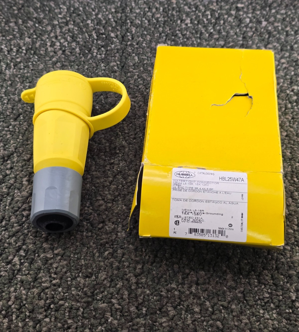 Hubbell HBL25W47A: Watertight Connector NEMA L5-15R 15A 125V