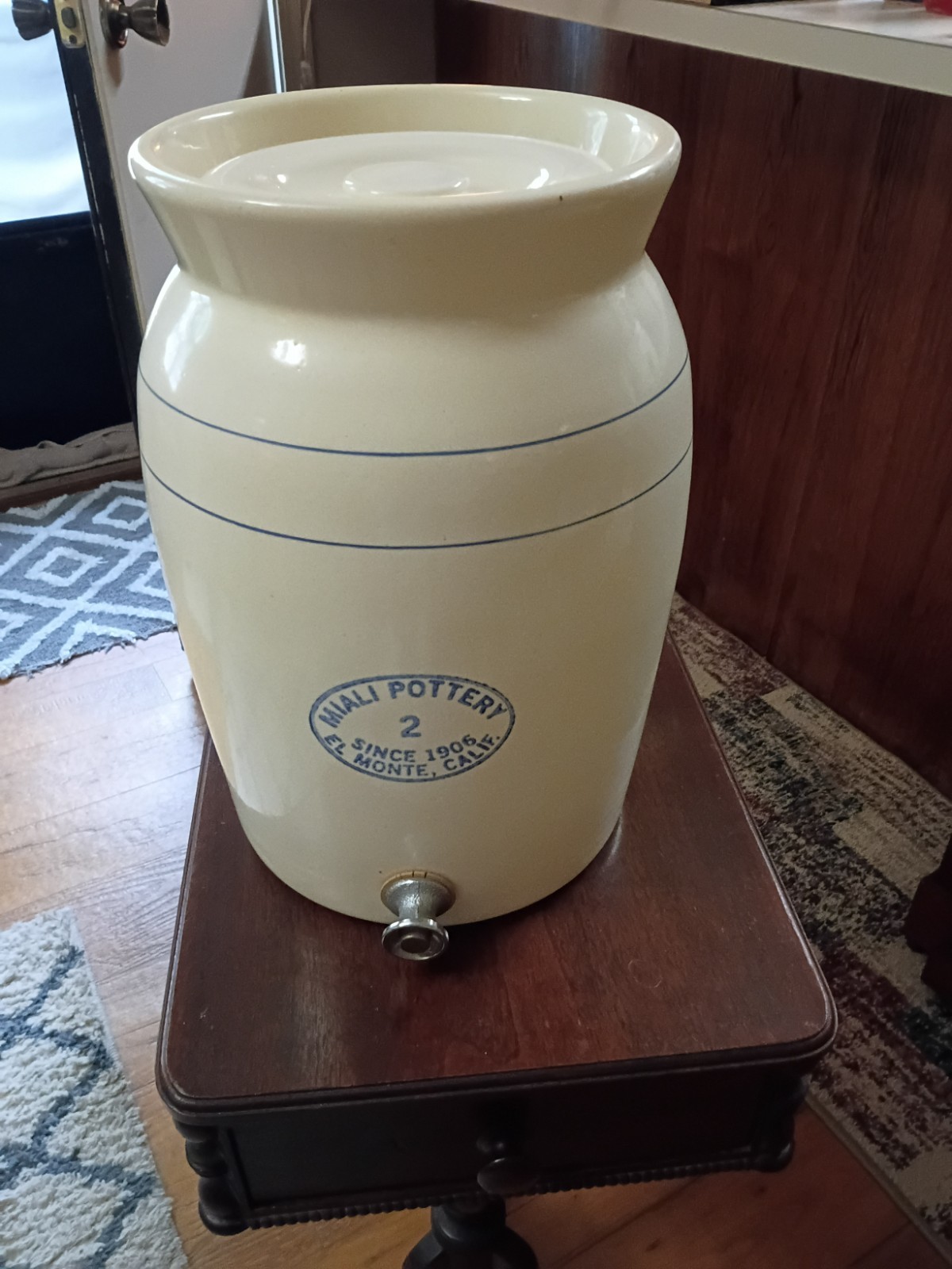 Miali pottery 2 gallon ceramic water crock