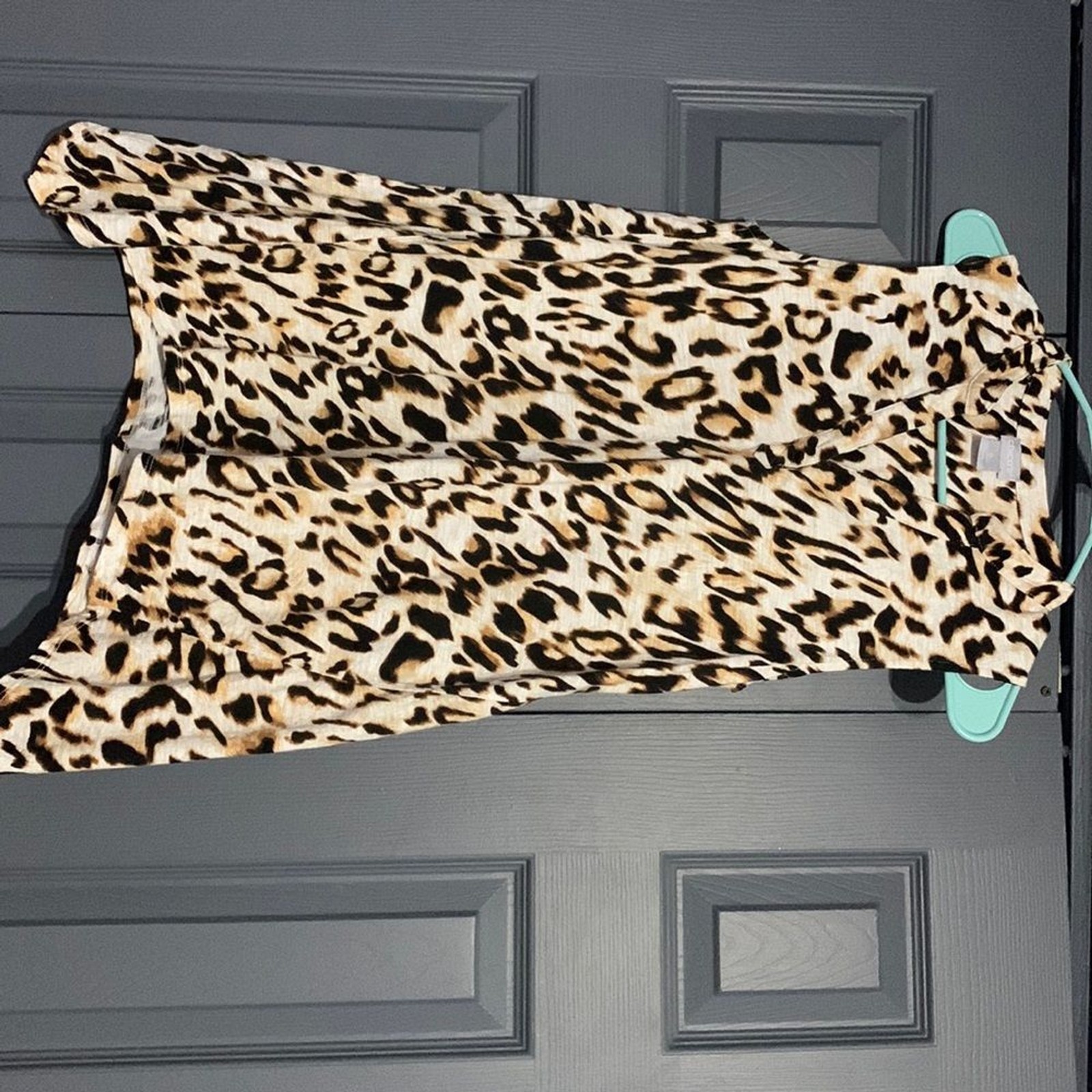 Chico’s Cheetah V neck Tank Top. Size: S A2 Chico’s Cheetah V neck Tank Top. Size: S A2