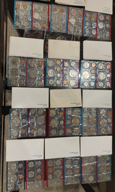 Uncirculated Mint sets P and D, Lot of 12-1968,1969,1970,1973-1980 Uncirculated Mint sets P and D, Lot of 12-1968,1969,1970,1973-1980