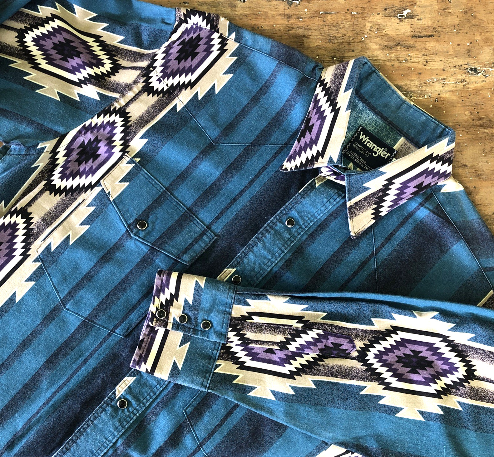 VTG Wrangler Western Shirt Brushpopper Pearl Snaps 16.5 x 36 Aztec Stripe