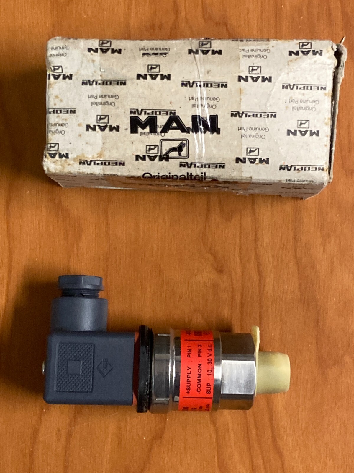 Danfoss 060G1136 - MBS 3000 - MAN Engine Pressure Transmiter Danfoss 060G1136 - MBS 3000 - MAN Engine Pressure Transmiter