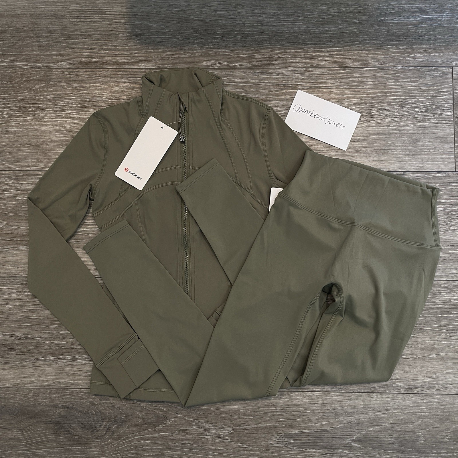 Lululemon Women\'s 2 Pc Set Green Jacket and Leggings Size 2 - NEXT DAY SHIP Lululemon Women\'s 2 Pc Set Green Jacket and Leggings Size 2 - NEXT DAY SHIP