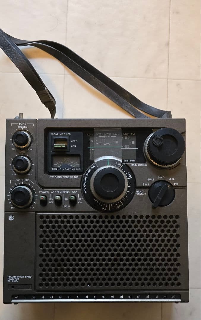 Sony ICF-5900 Skysensor FM AM Shortwave Radio Vintage Japan Junk For Parts