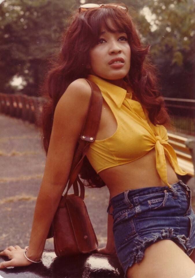 Ronettes Singer RONNIE SPECTOR Classic Picture Poster Photo Picture Print 24x36