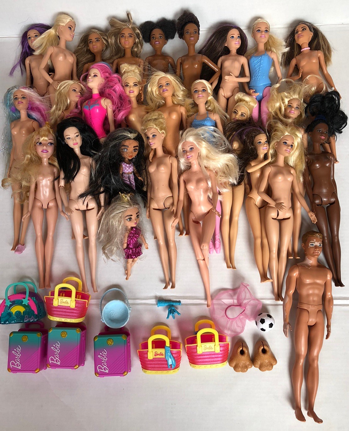 ✨ Lot (27) NUDE Mattel Barbie, Vitiligo Ken , Random Dolls + Accessories ✨ ✨ Lot (27) NUDE Mattel Barbie, Vitiligo Ken , Random Dolls + Accessories ✨