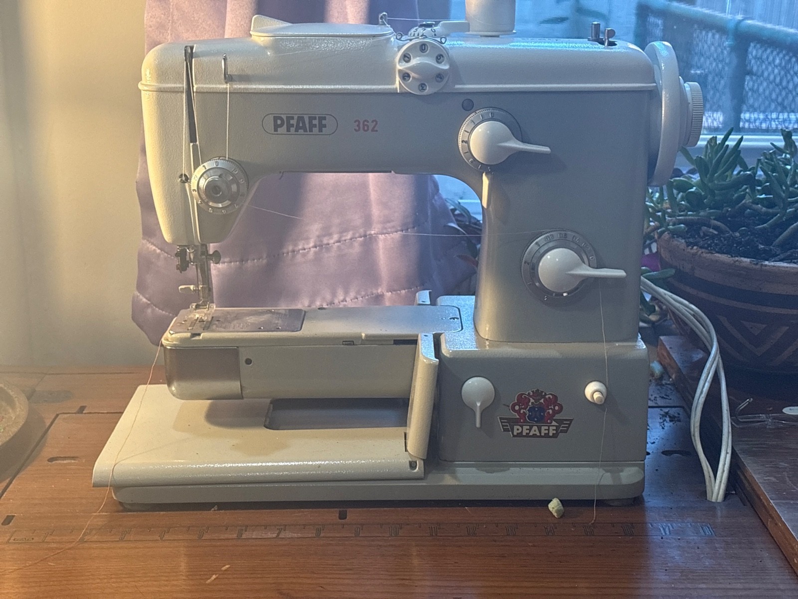 Vintage PFAFF 362 Sewing Machine w/ Foot Pedal Mostly Works Vintage PFAFF 362 Sewing Machine w/ Foot Pedal Mostly Works