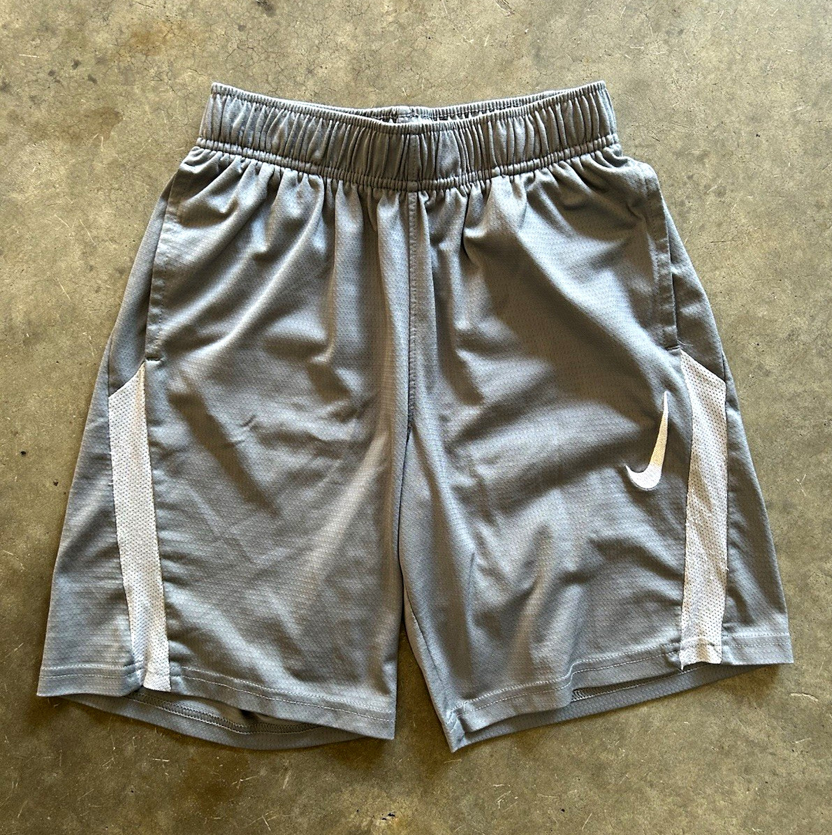 Nike Men\'s Gray Basketball Mesh Shorts Polyester 9\