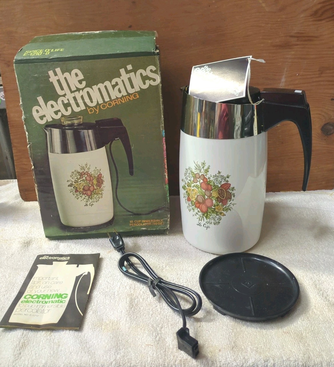 Vintage - Corning - E 1210 8 -Spice O' Life -Coffee Pot & Original Box Vintage - Corning - E 1210 8 -Spice O' Life -Coffee Pot & Original Box