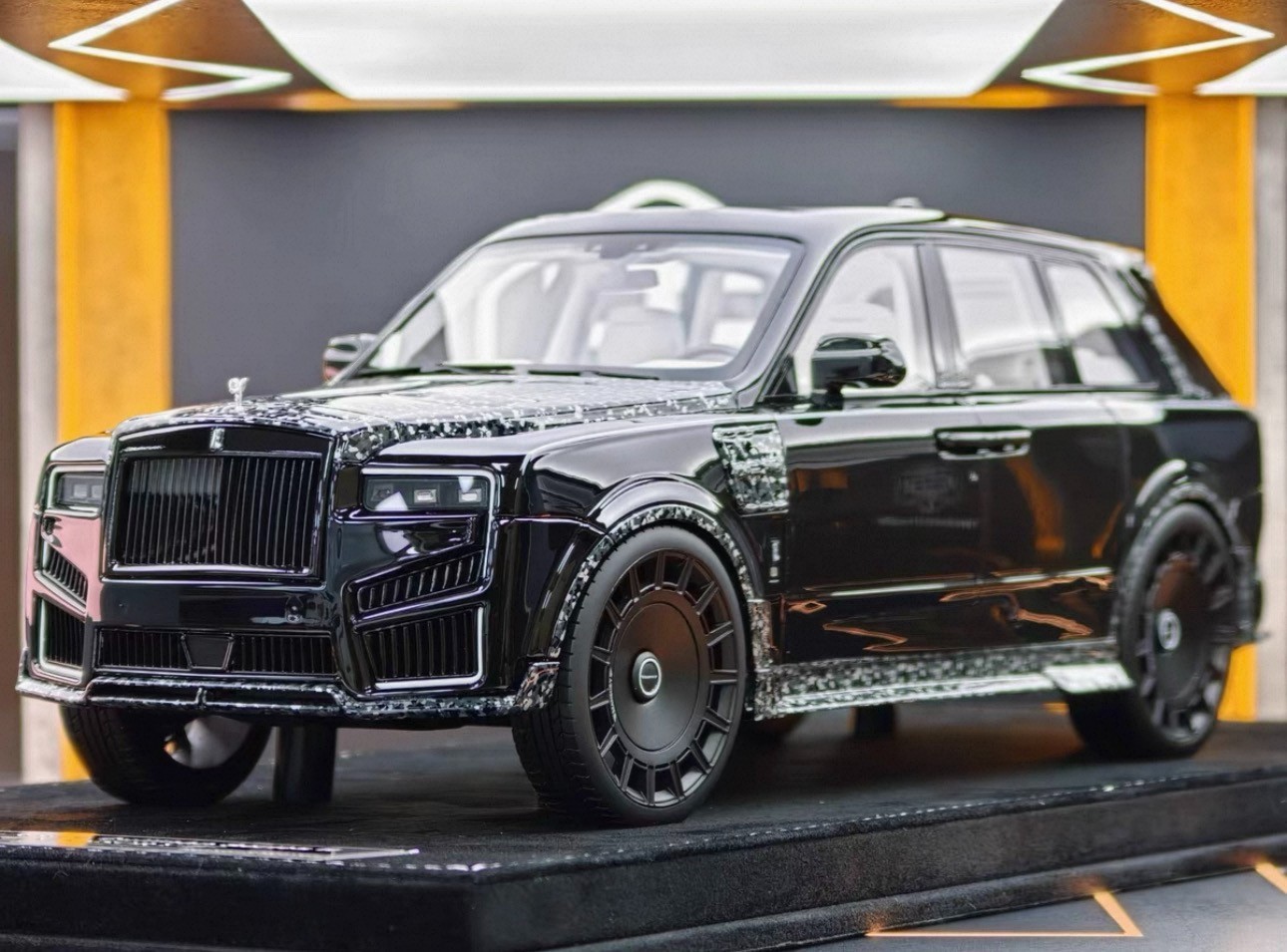 HH Model 1/18 MANSORY Rolls Royce Cullinan Series II Diamond Black LIMITED