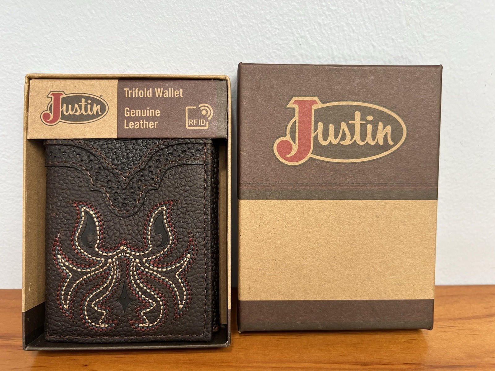 JUSTIN BOOTS NIB NWT Genuine Leather Trifold Western Boot Stitch Men Logo Wallet JUSTIN BOOTS NIB NWT Genuine Leather Trifold Western Boot Stitch Men Logo Wallet