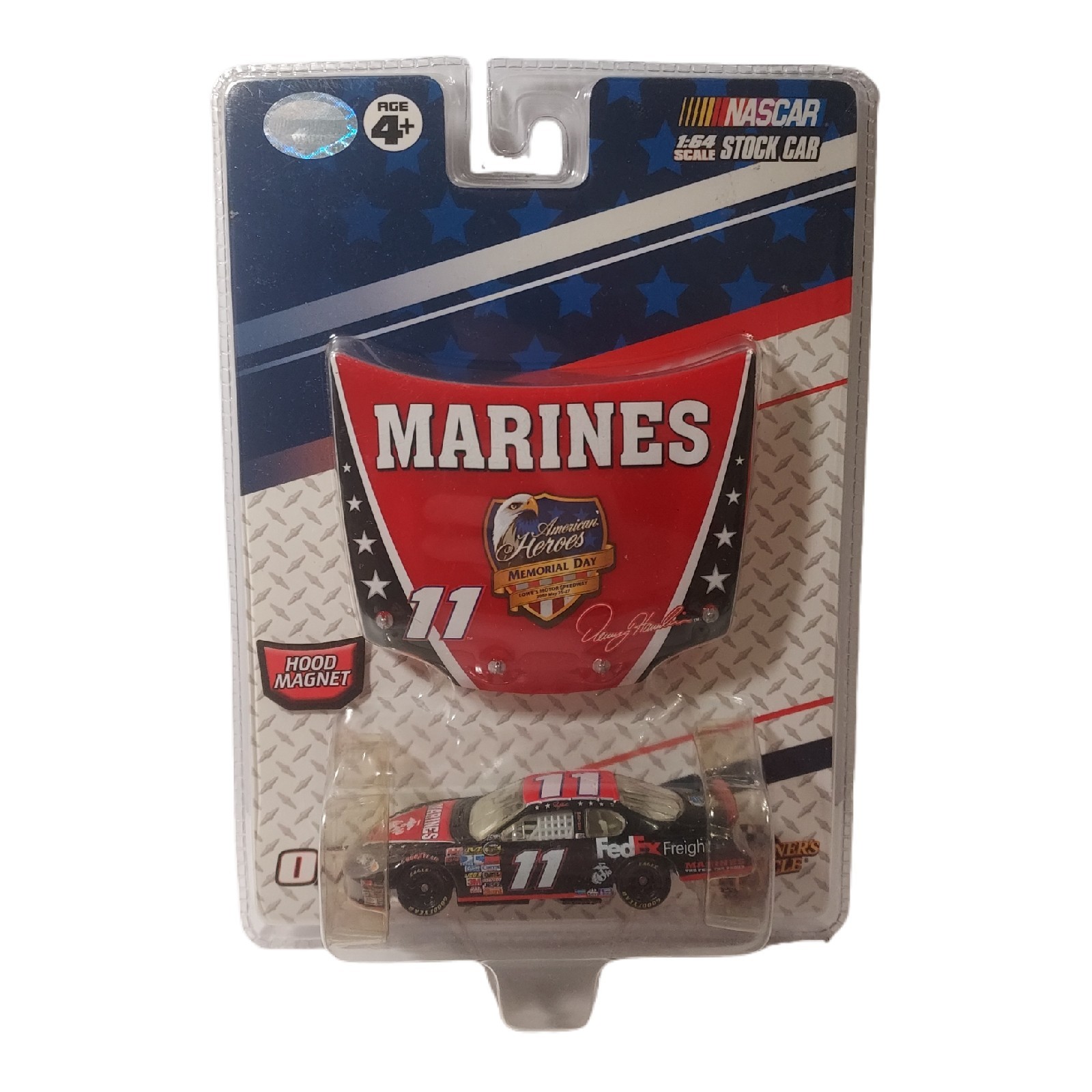 Winner\'s Circle Nascar 2007 MARINES Denny Hamlin #11 Stock Car 1:64 Scale
