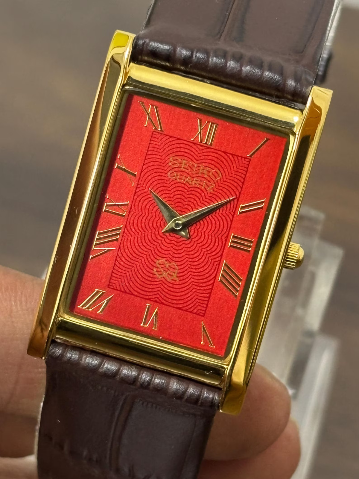 Vintage Seiko slim Men's Gold plated Wrist Watch -Red Dial