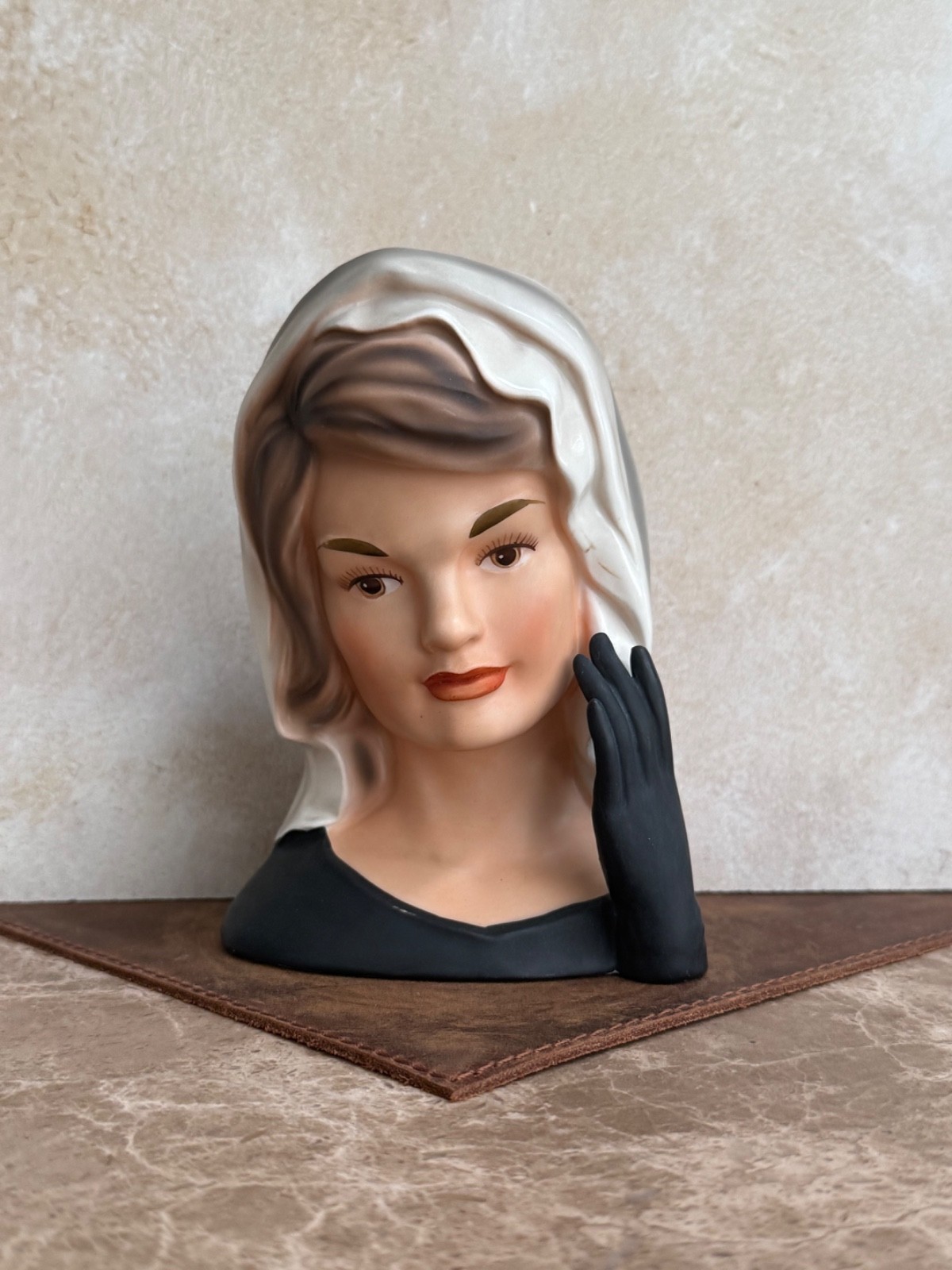 VINTAGE LADY HEAD VASE INARCO CIRCA 1964 JACQUELINE KENNEDY IN MOURNING