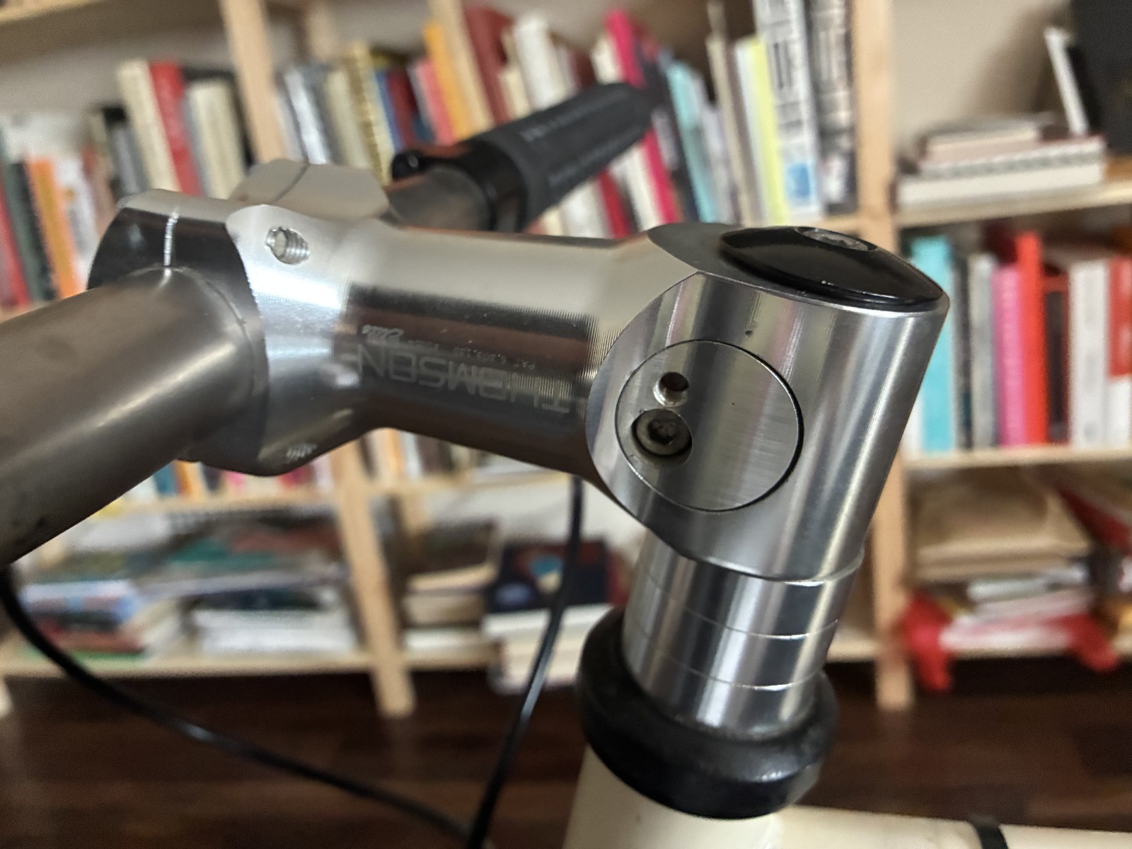 THOMSON ELITE STEM • 90mm +/-5° 25.4mm 1 1/8 Silver THOMSON ELITE STEM • 90mm +/-5° 25.4mm 1 1/8 Silver