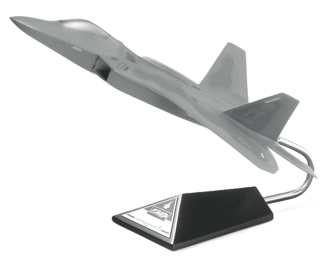 USAF Lockheed Boeing F-22 Raptor 1st FW Langley AFB Desk Model 1/48 SC Airplane