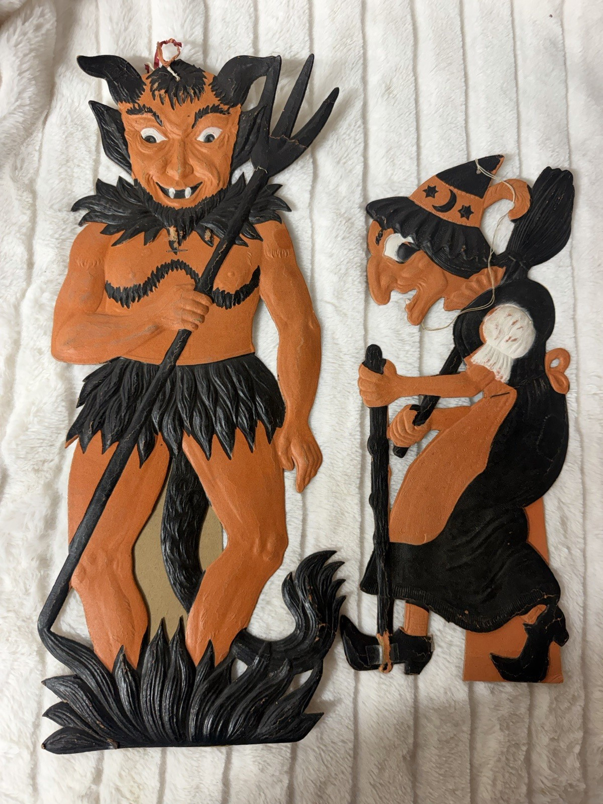 ANTIQUE 1920S EMBOSSED GERMAN HALLOWEEN WITCH/DEVIL DIE CUT PAIR- RARE