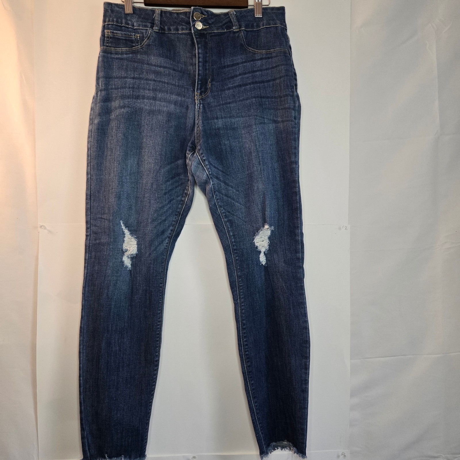 Glamour Farms Boutique Distressed Skinny Jeans Size 16 Medium Wash Raw Hem Glamour Farms Boutique Distressed Skinny Jeans Size 16 Medium Wash Raw Hem