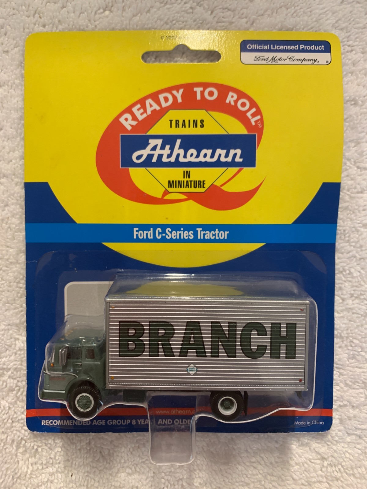Athearn HO Scale Ford C-Series with Van Body each sold separately