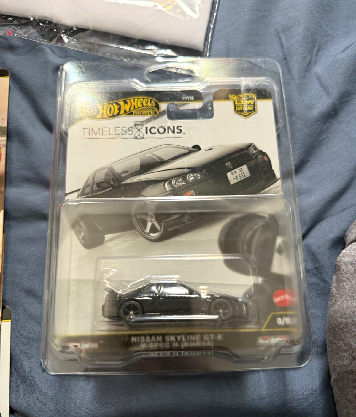 Hot Wheels Timeless Icons 1994 Nissan Skyline GT-R V-Spec II 1:64 Black chaser Hot Wheels Timeless Icons 1994 Nissan Skyline GT-R V-Spec II 1:64 Black chaser