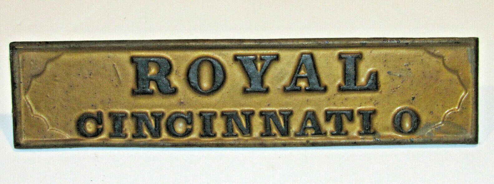VINTAGE CAST IRON METAL \'ROYAL, CINCINNATI, O\' PLAQUE/SIGN 9.5\