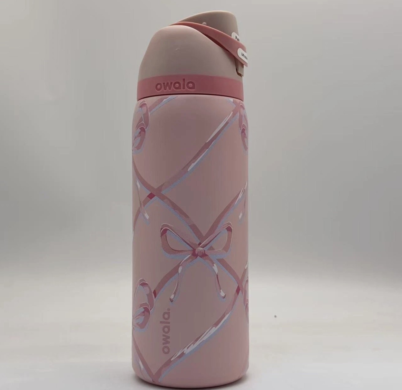 Owala Sugar Plum Fairy 32 Oz FreeSip Water Bottle Holiday Edition Pink Owala Sugar Plum Fairy 32 Oz FreeSip Water Bottle Holiday Edition Pink