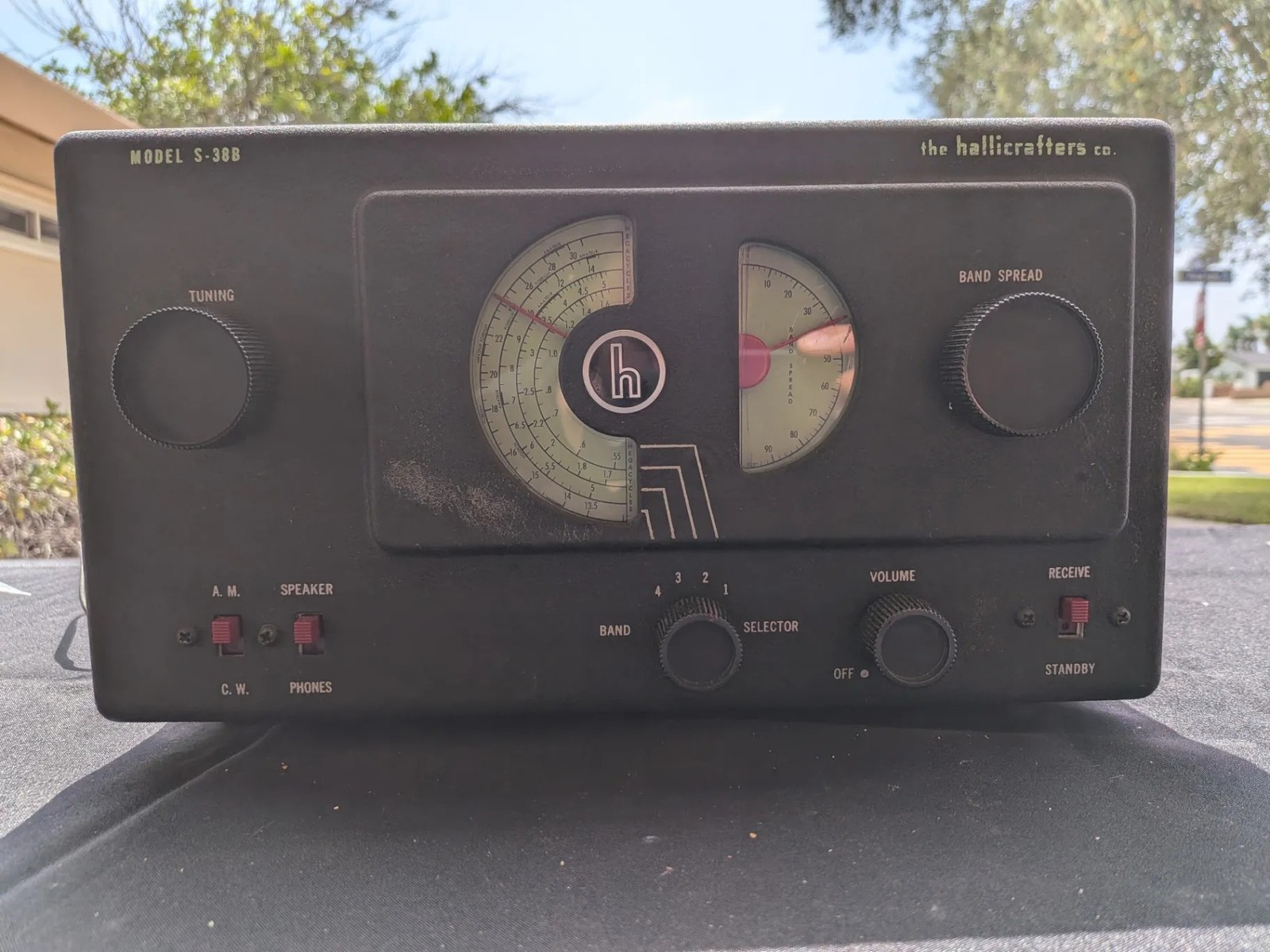 Hallicrafters S-38B Shortwave Receiver