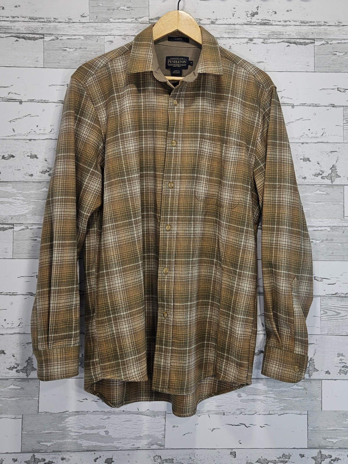 Pendleton Lodge Wool Shirt Mens Medium Brown Tan Plaid Button Down RA438-32299 Pendleton Lodge Wool Shirt Mens Medium Brown Tan Plaid Button Down RA438-32299