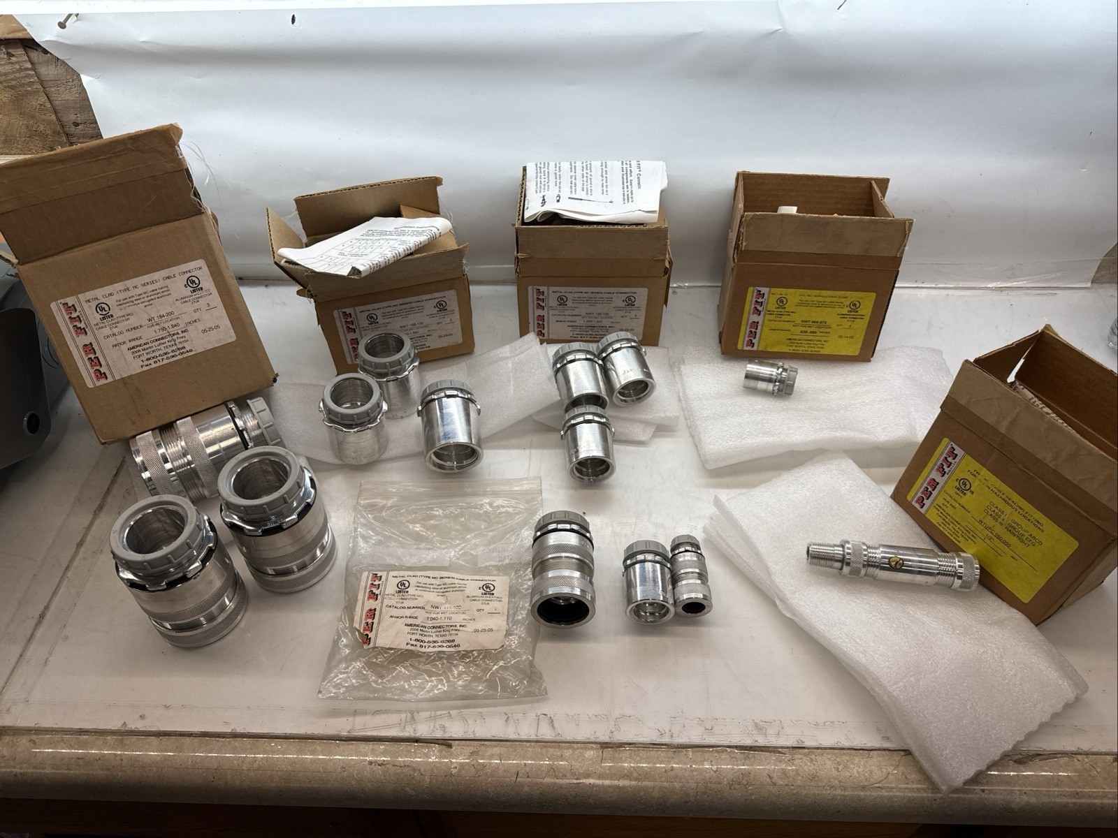 American Connectors Metal Clad Cable Connector Huge Mix Lot All New 14 Pcs American Connectors Metal Clad Cable Connector Huge Mix Lot All New 14 Pcs