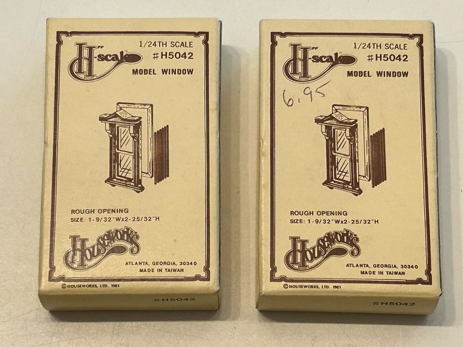 Lot of 2 Vintage Houseworks Dollhouse Model Window - 1/24th Scale - H5042 NOS