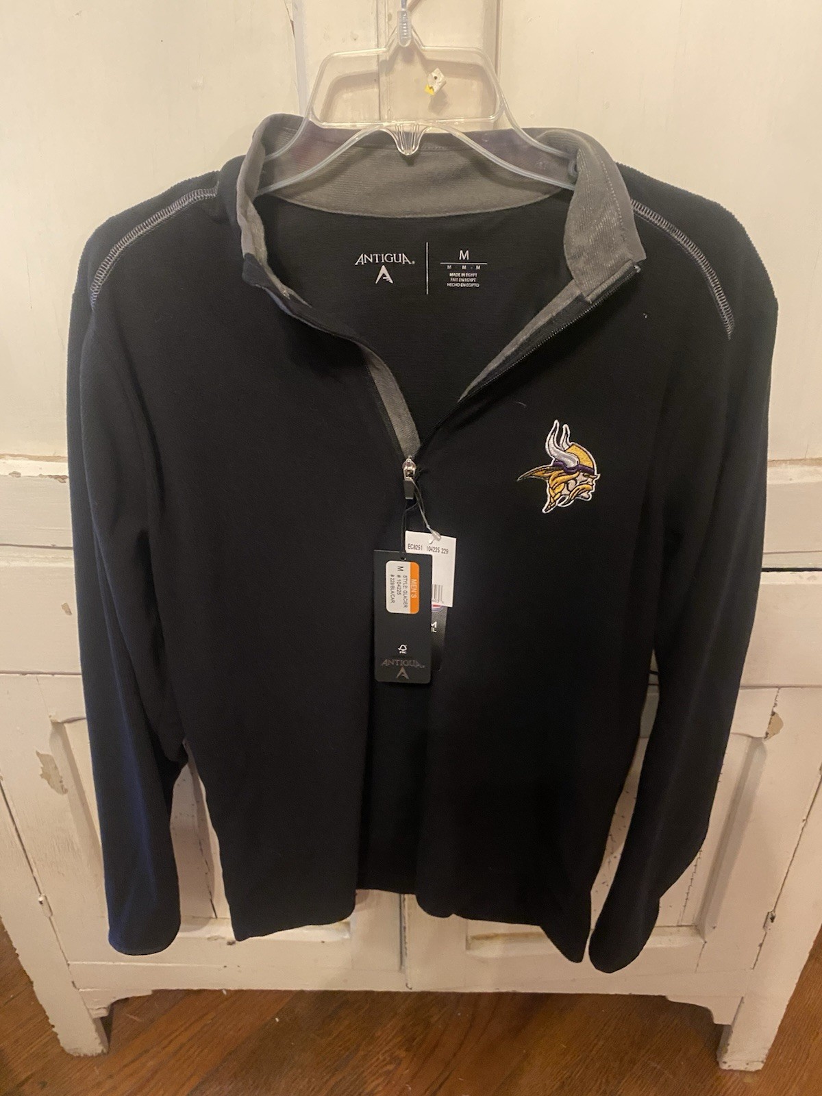 Minnesota Vikings Antigua Men’s Medium 1/4 Zip Pullover Black NFL NWT Minnesota Vikings Antigua Men’s Medium 1/4 Zip Pullover Black NFL NWT