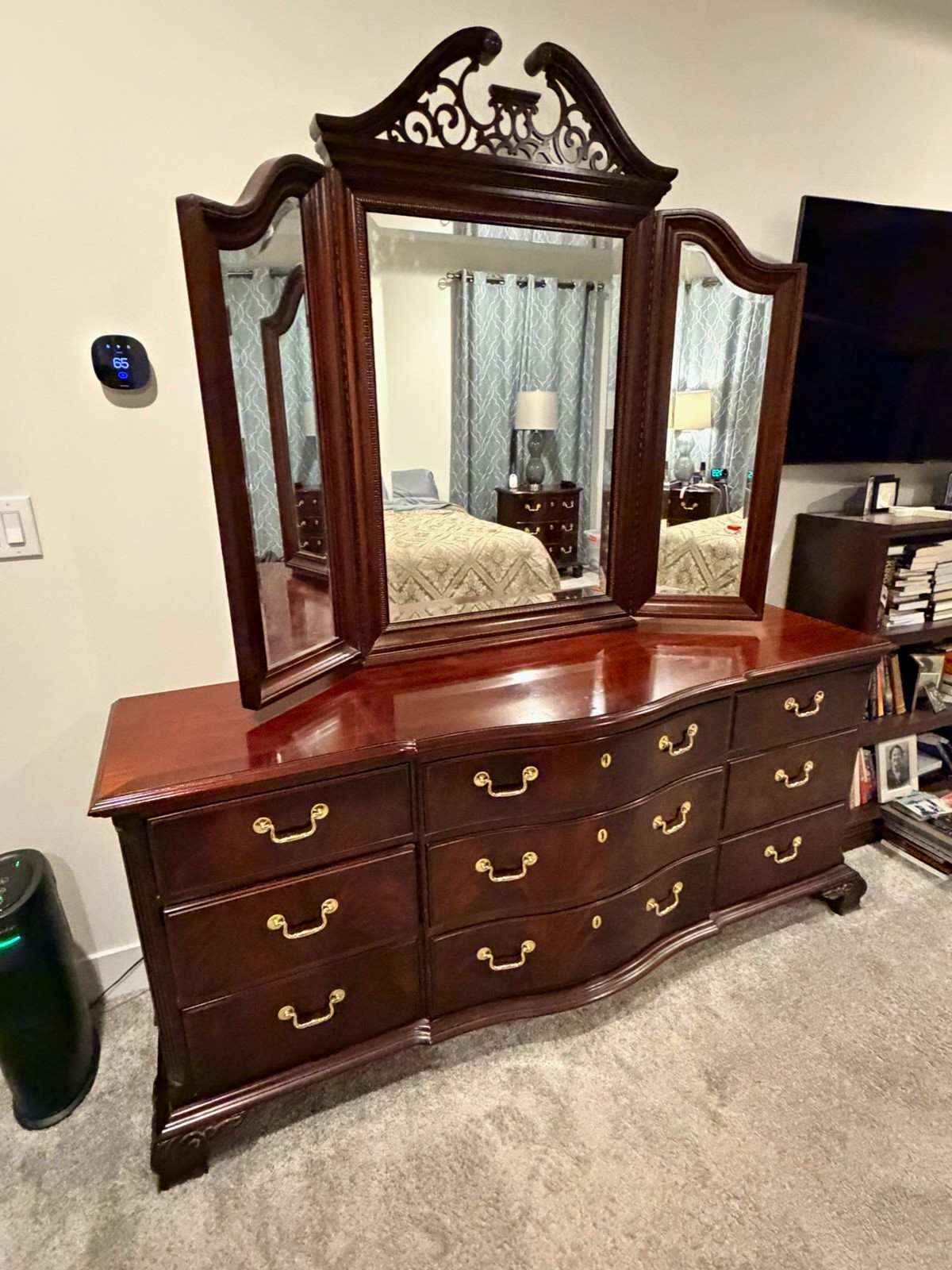Beautiful Thomasville Mahogany BR Set, 5pc Bed Dresser Mirror Nightstand Drawers
