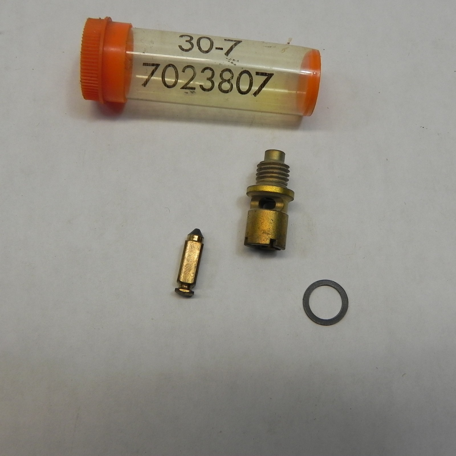 VINTAGE 1956-67 GM #7023807 CARBURETOR NEEDLE & SEAL SET CHEVROLET GMC BUICK 