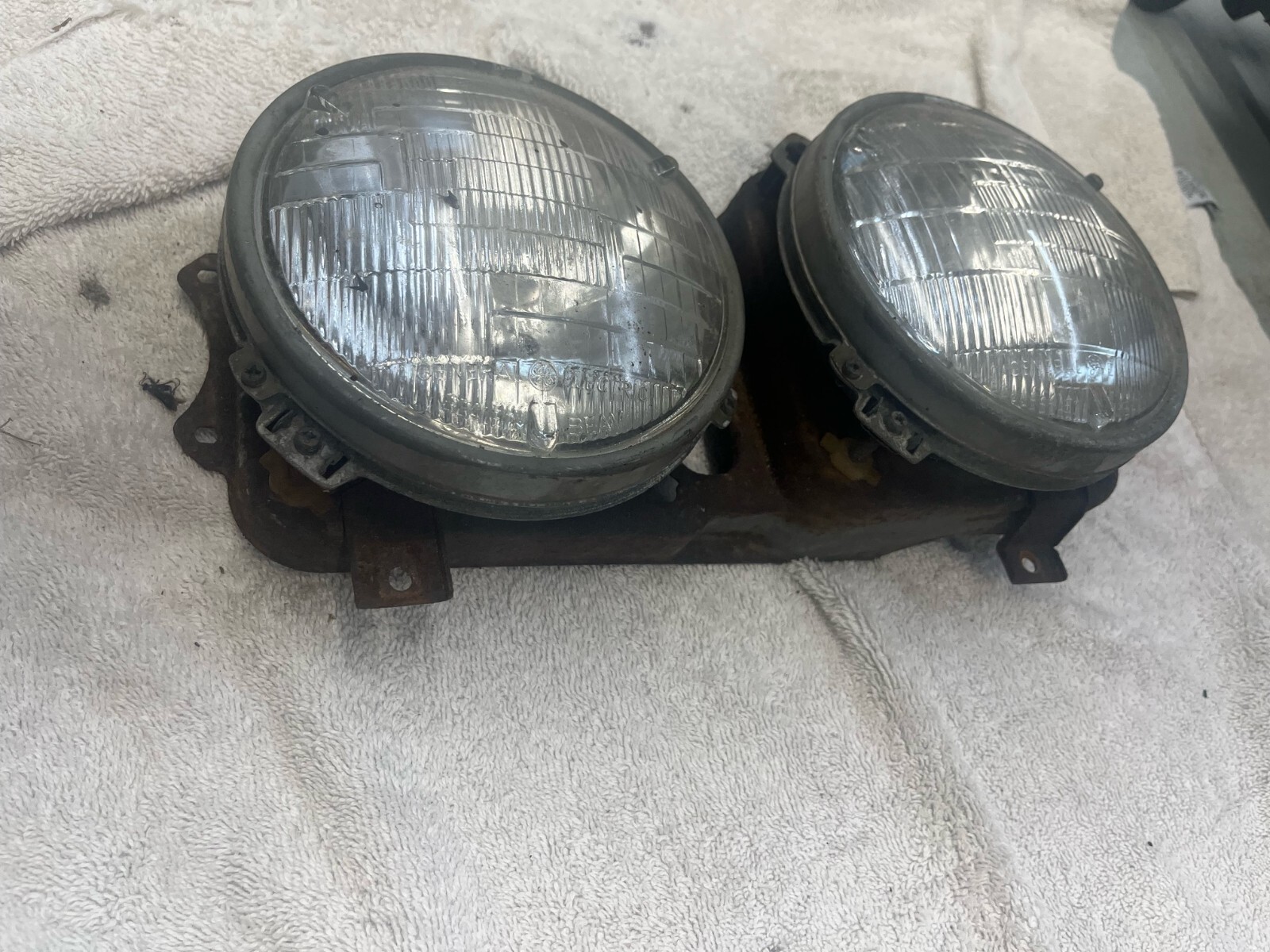 1979-1981 VW DASHER COMPLETE HEADLIGHT ASSEMBLY, BEZELS, ETC. COMPLETE