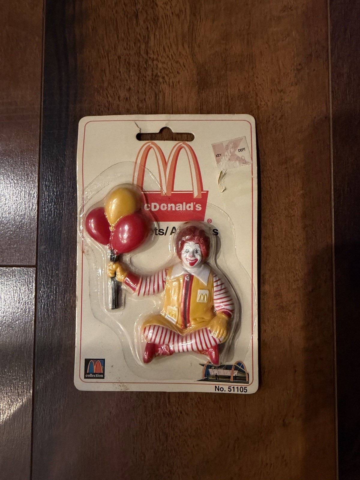Vintage 1990\'s Ronald McDonald Sitting Holding Balloons Magnet #51105