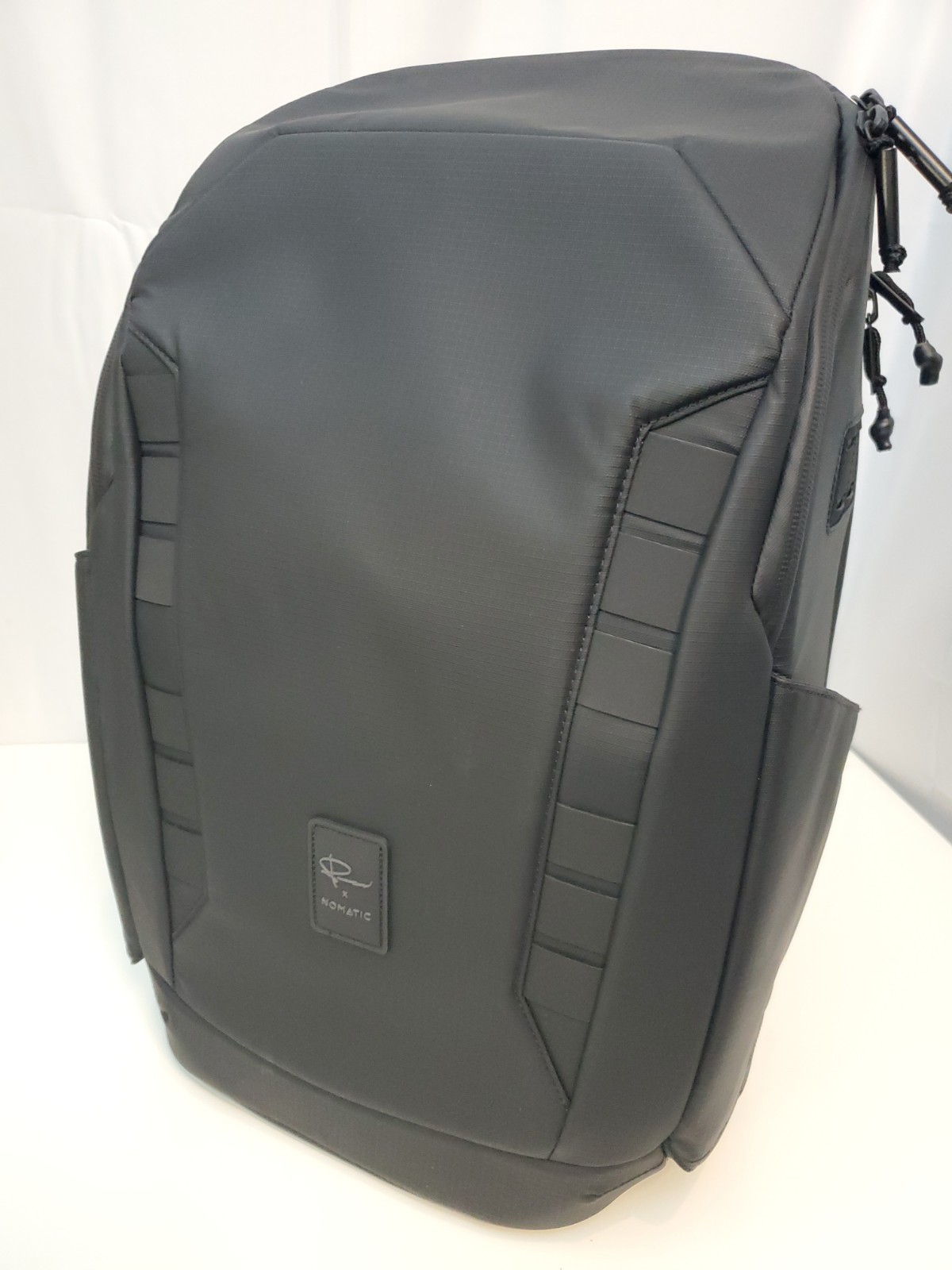NOMATIC Camera Pack 25L + Large Cube Kit & Ladder, Excellent Cond., MSRP $349