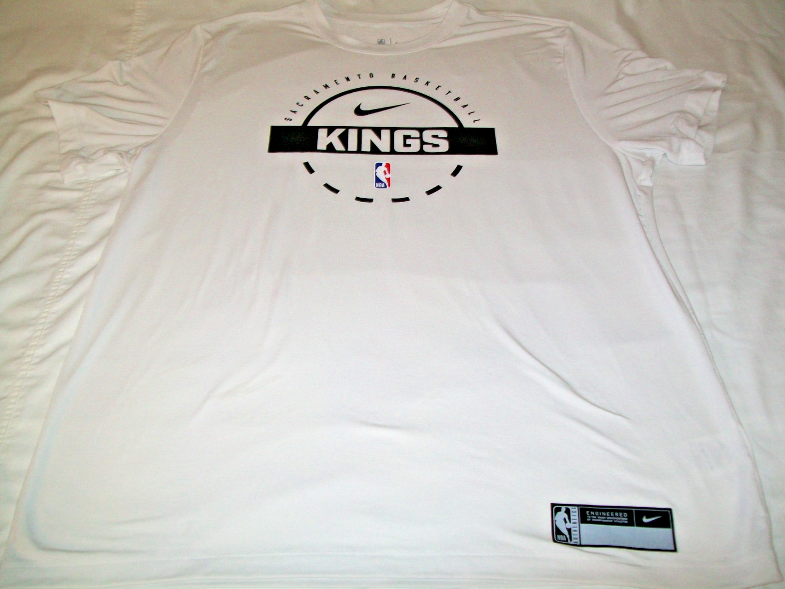 Nike Sacramento Kings Men\'s XL Off White T-Shirt NBA Dri-Fit The Nike Tee Nike Sacramento Kings Men\'s XL Off White T-Shirt NBA Dri-Fit The Nike Tee