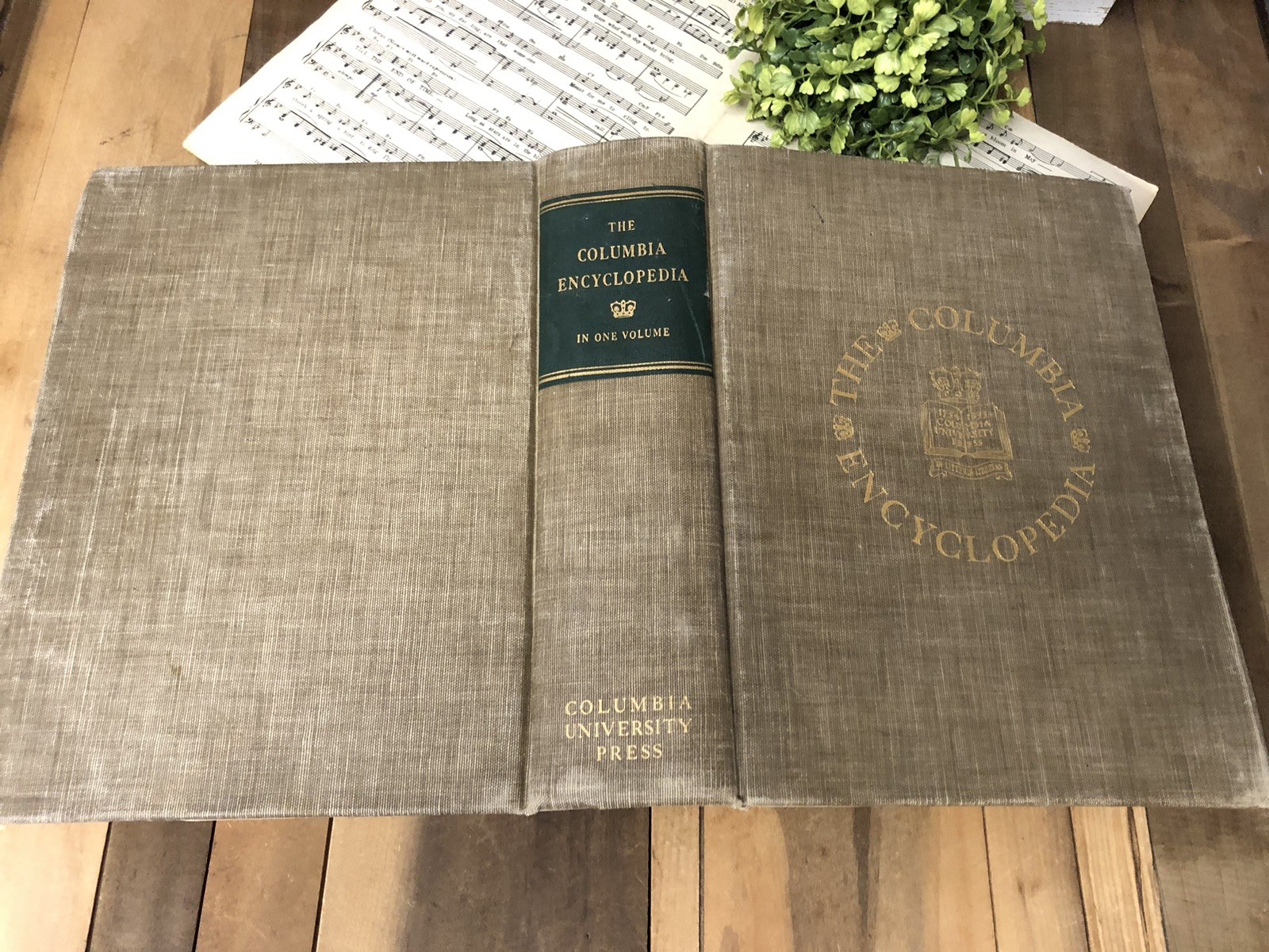 Vintage 1930s Columbia Encyclopedia In One Volume Thumb Index Aachen to Zyrian