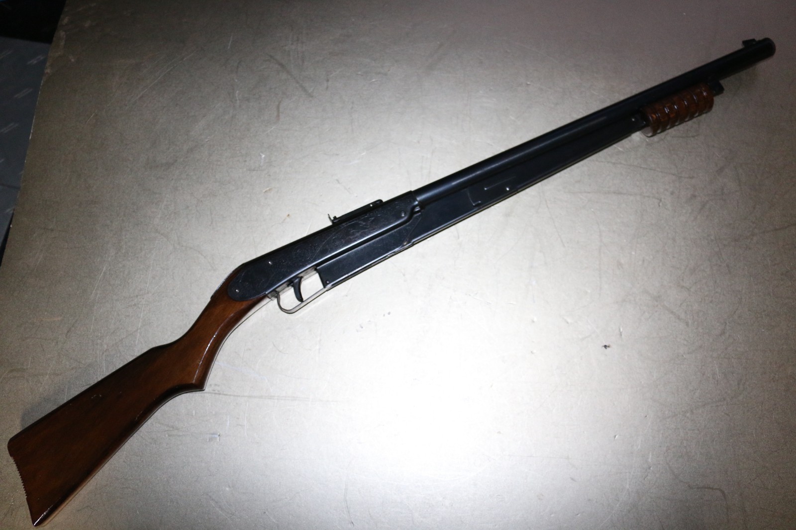vintage Daisy model 25 pump bb air rifle gun +engravings Plymouth MI SUPERB COND