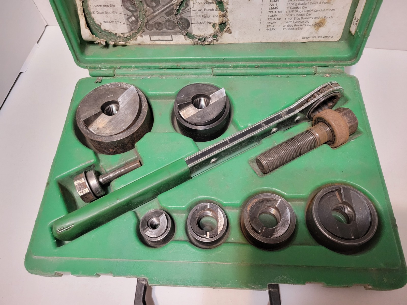 Greenlee 7238SB Slug-Buster 1/2” Thru 2” Conduit Knockout Punch Set w Ratcheting Greenlee 7238SB Slug-Buster 1/2” Thru 2” Conduit Knockout Punch Set w Ratcheting